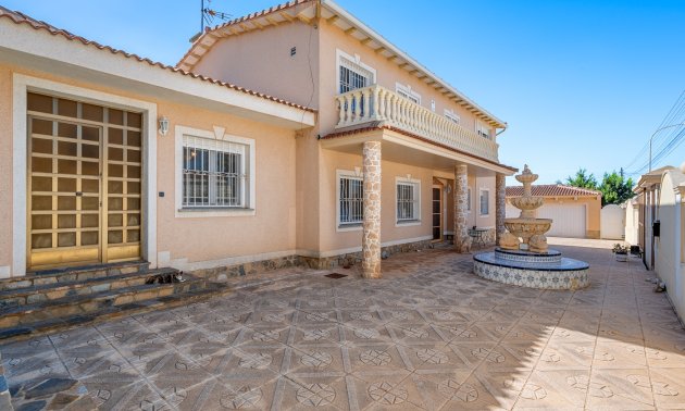 Resale - Villa -
Ciudad Quesada - Ciudad Quesada - Town
