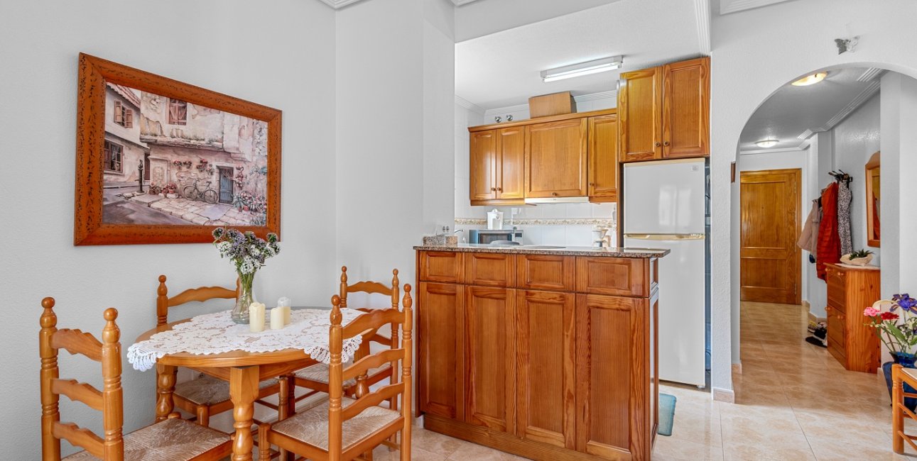 Resale - Apartment / flat -
Torrevieja - Torrevieja - Centre