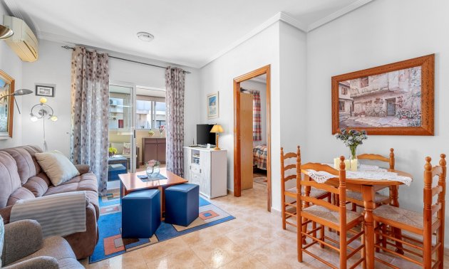 Resale - Apartment / flat -
Torrevieja - Torrevieja - Centre