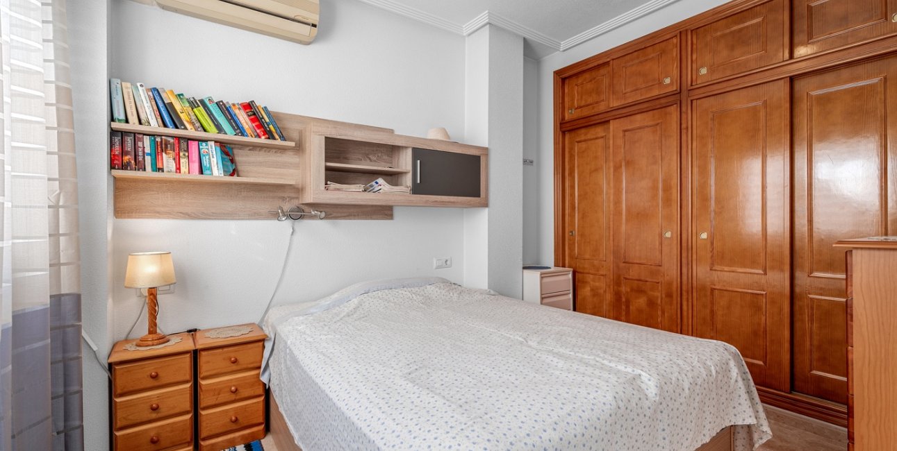 Resale - Apartment / flat -
Torrevieja - Torrevieja - Centre