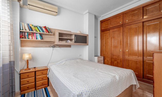Resale - Apartment / flat -
Torrevieja - Torrevieja - Centre