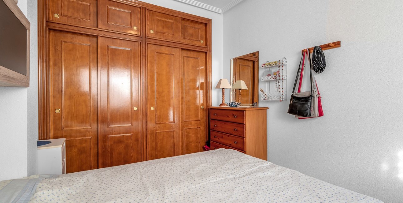 Resale - Apartment / flat -
Torrevieja - Torrevieja - Centre
