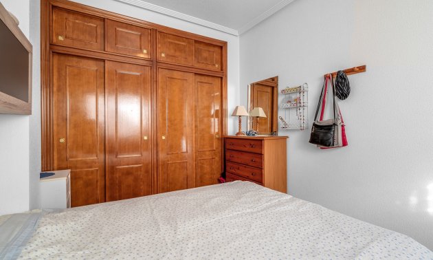 Resale - Apartment / flat -
Torrevieja - Torrevieja - Centre