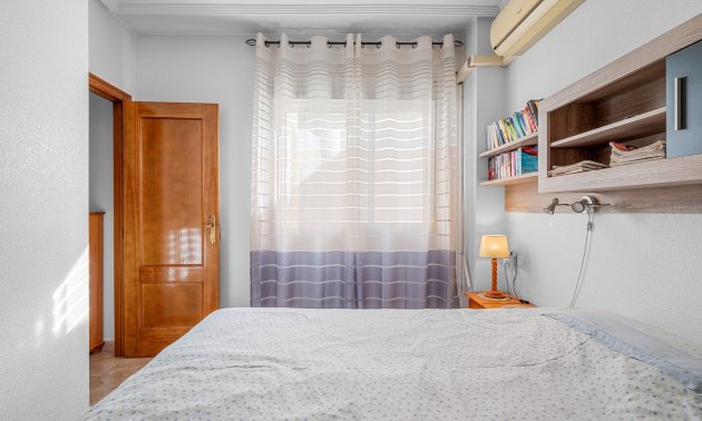 Resale - Apartment / flat -
Torrevieja - Torrevieja - Centre