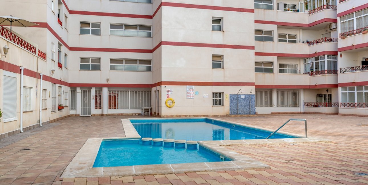 Resale - Apartment / flat -
Torrevieja - Torrevieja - Centre