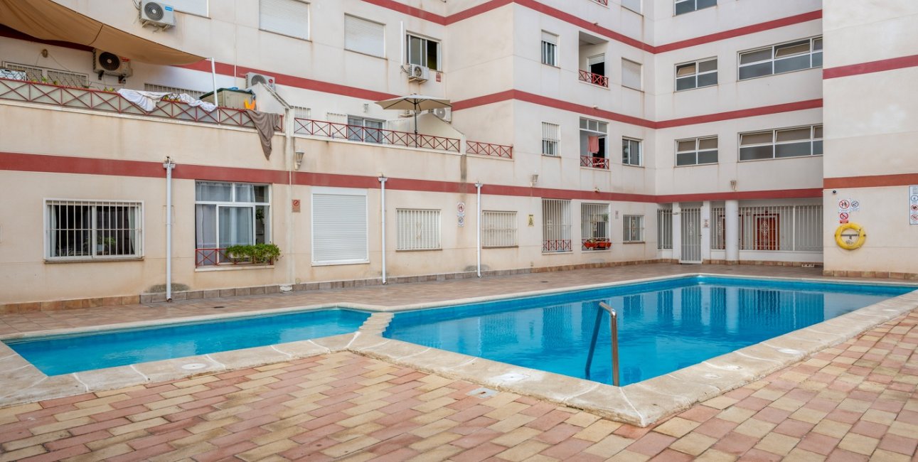 Resale - Apartment / flat -
Torrevieja - Torrevieja - Centre