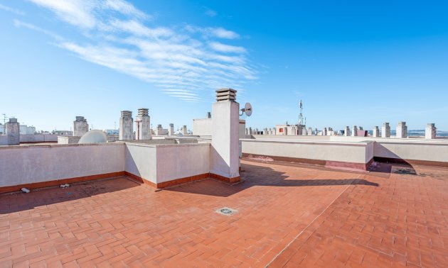 Resale - Apartment / flat -
Torrevieja - Torrevieja - Centre