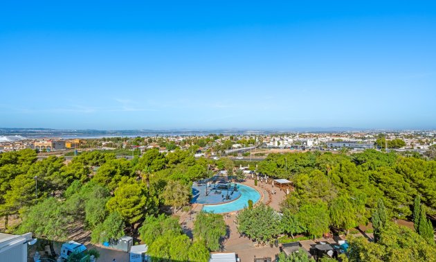 Resale - Apartment / flat -
Torrevieja - Torrevieja - Centre