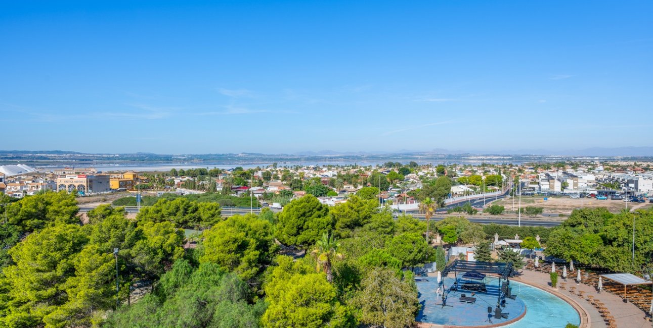 Resale - Apartment / flat -
Torrevieja - Torrevieja - Centre