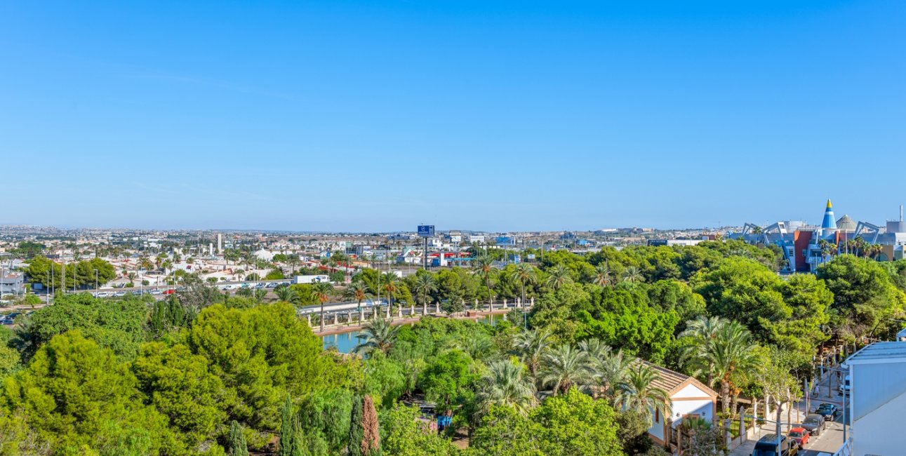 Resale - Apartment / flat -
Torrevieja - Torrevieja - Centre
