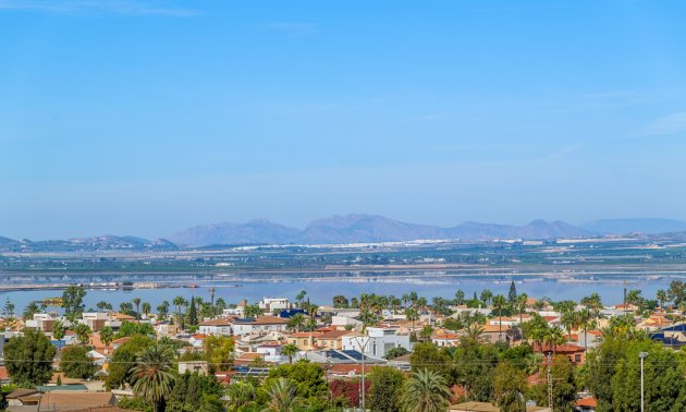 Resale - Apartment / flat -
Torrevieja - Torrevieja - Centre