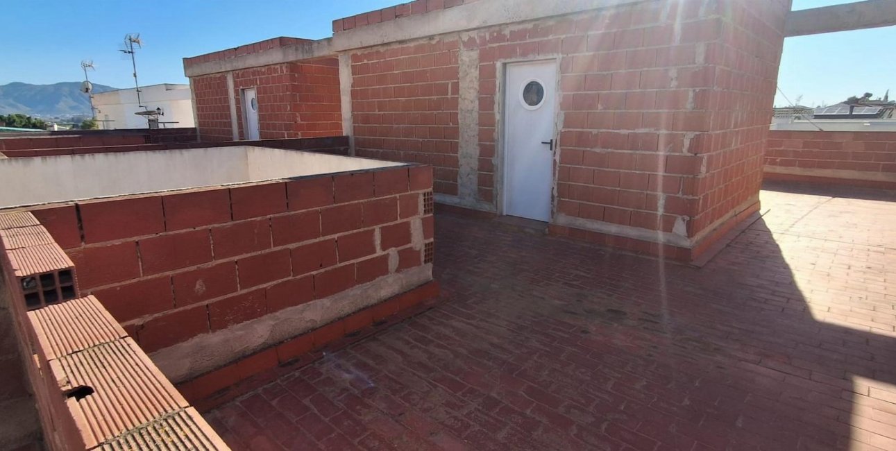 Resale - Local -
Orihuela - LA MURADA
