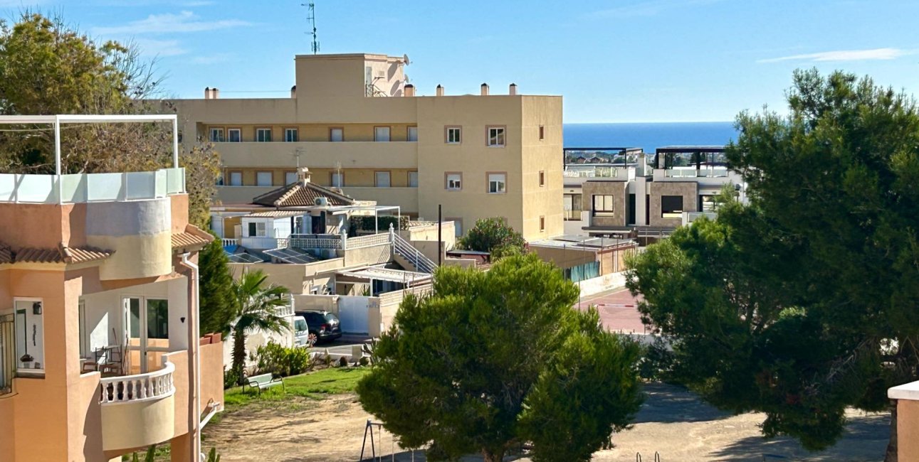 Resale - Bungalow -
Orihuela Costa - Lomas de Don Juan