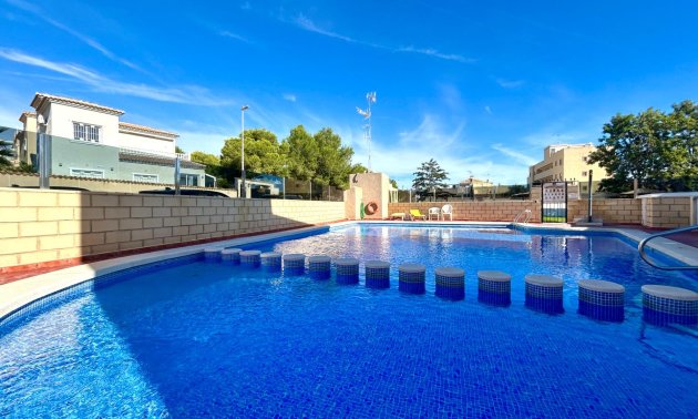 Resale - Bungalow -
Orihuela Costa - Lomas de Don Juan