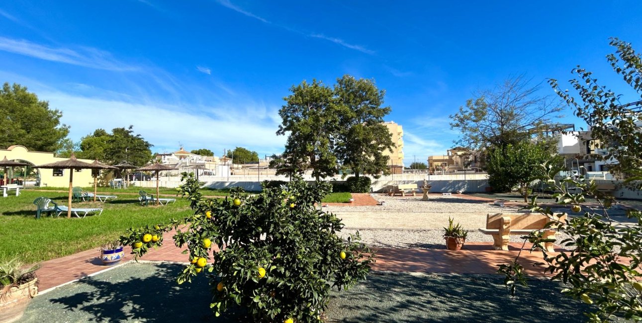 Resale - Bungalow -
Orihuela Costa - Lomas de Don Juan