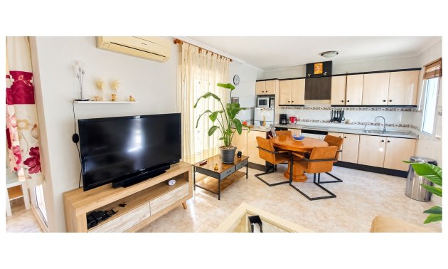 Resale - Townhouse -
Ciudad Quesada - La Marquesa