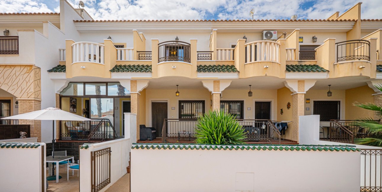 Resale - Townhouse -
Ciudad Quesada - Doña Pepa