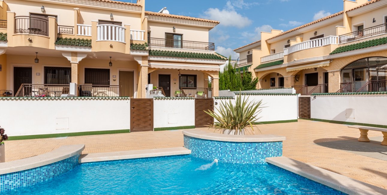 Resale - Townhouse -
Ciudad Quesada - Doña Pepa