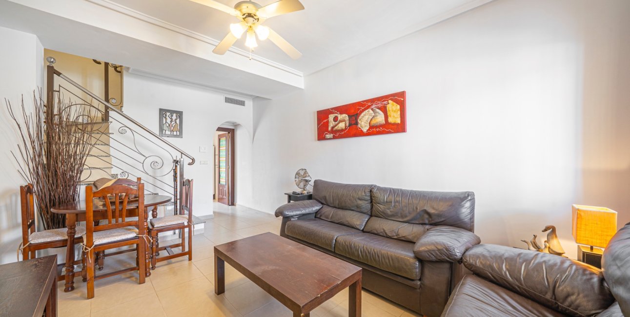 Resale - Townhouse -
Ciudad Quesada - Doña Pepa