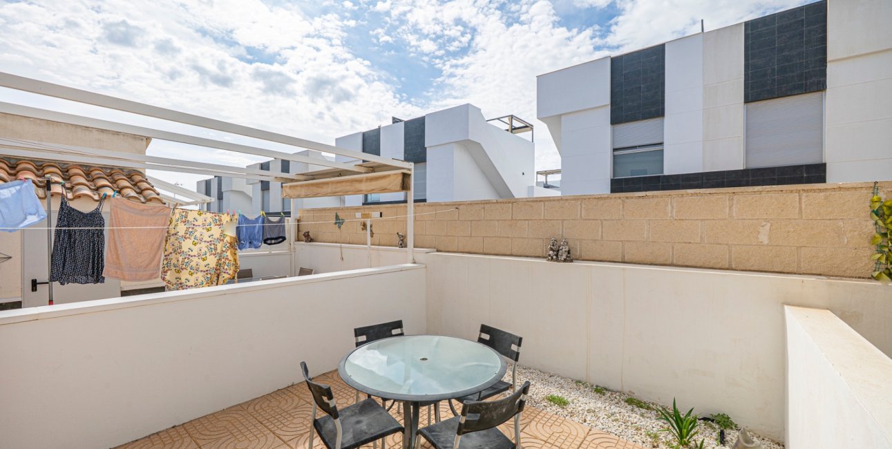 Resale - Townhouse -
Ciudad Quesada - Doña Pepa