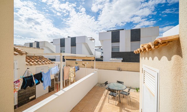 Resale - Townhouse -
Ciudad Quesada - Doña Pepa
