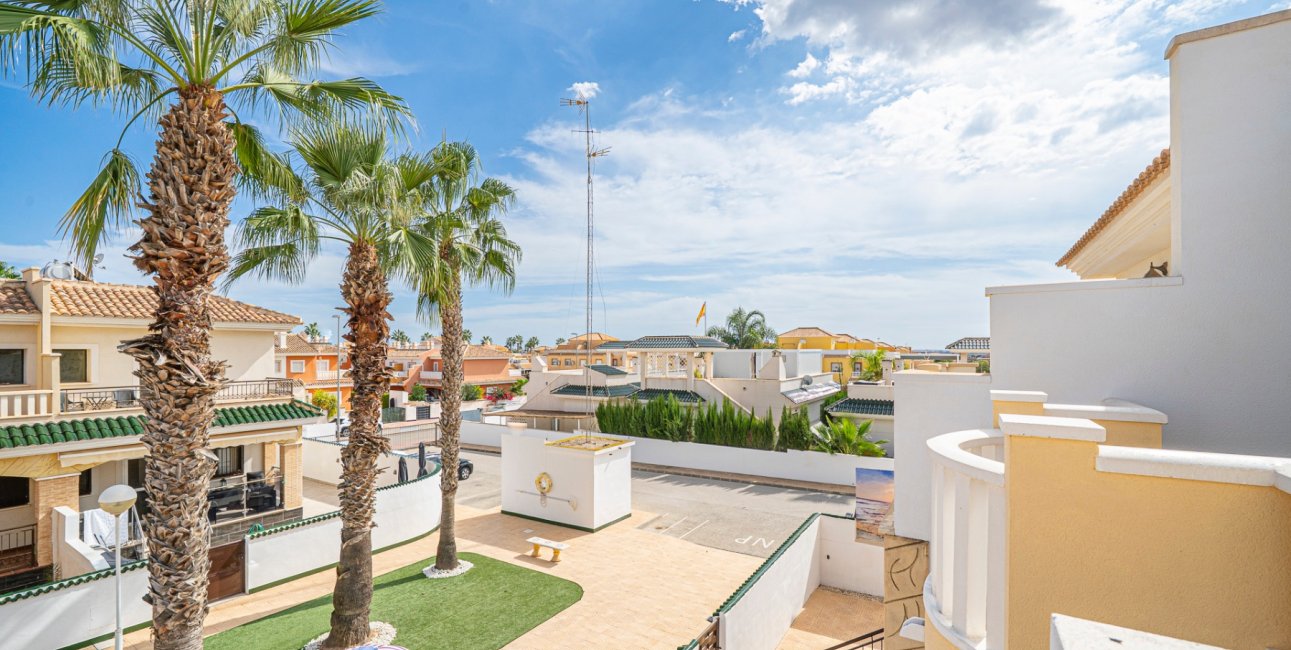 Resale - Townhouse -
Ciudad Quesada - Doña Pepa