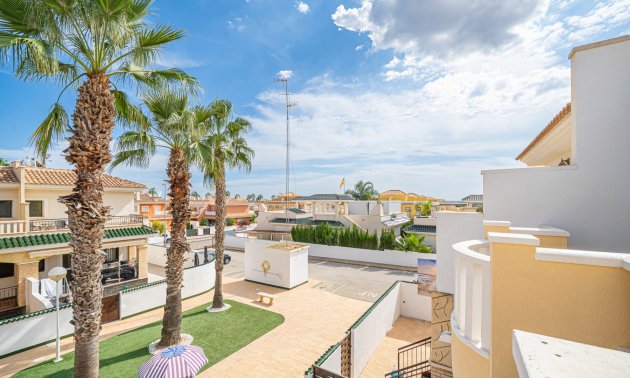 Resale - Townhouse -
Ciudad Quesada - Doña Pepa
