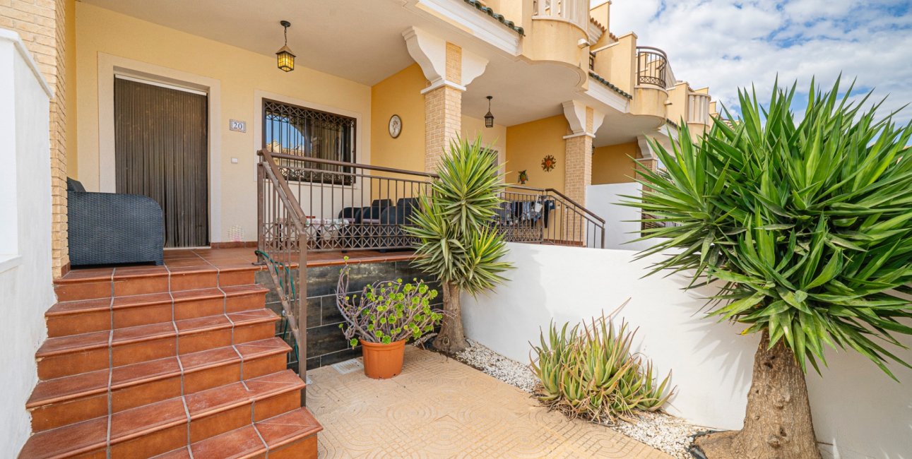 Resale - Townhouse -
Ciudad Quesada - Doña Pepa