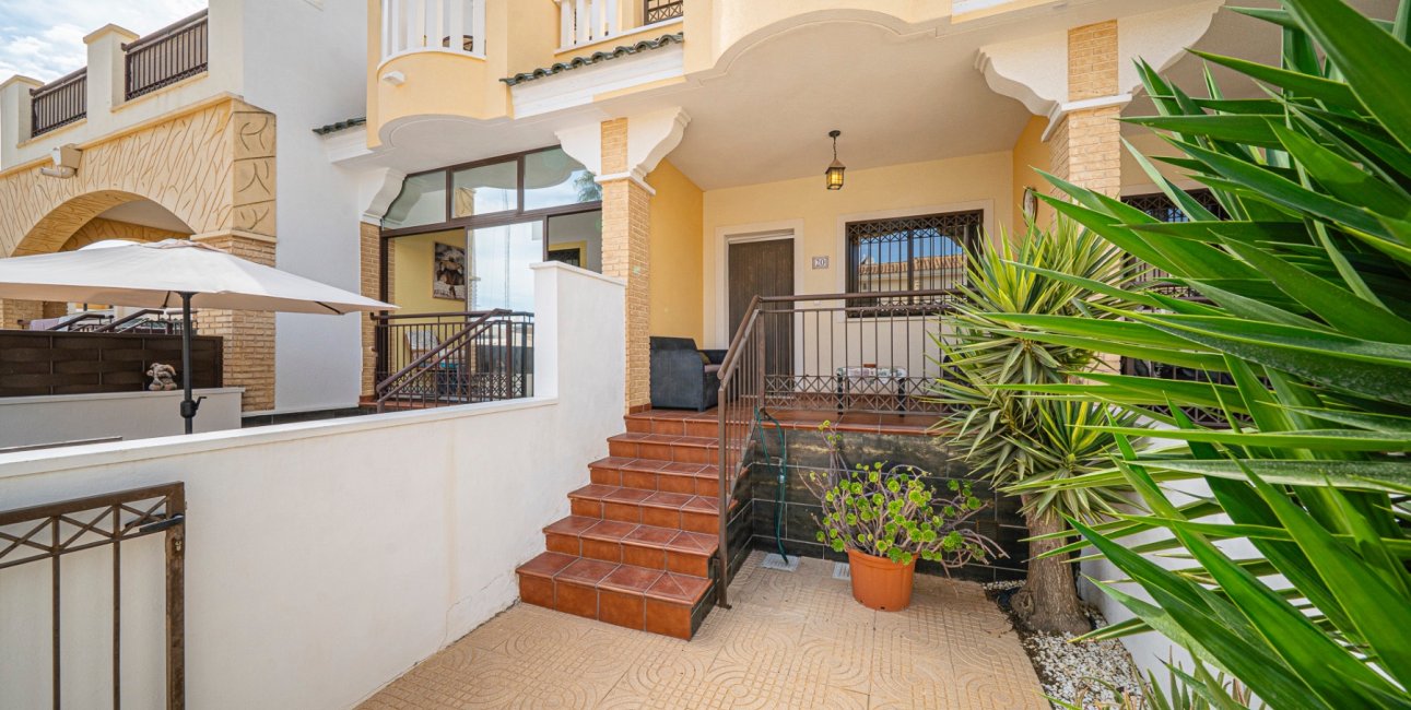 Resale - Townhouse -
Ciudad Quesada - Doña Pepa