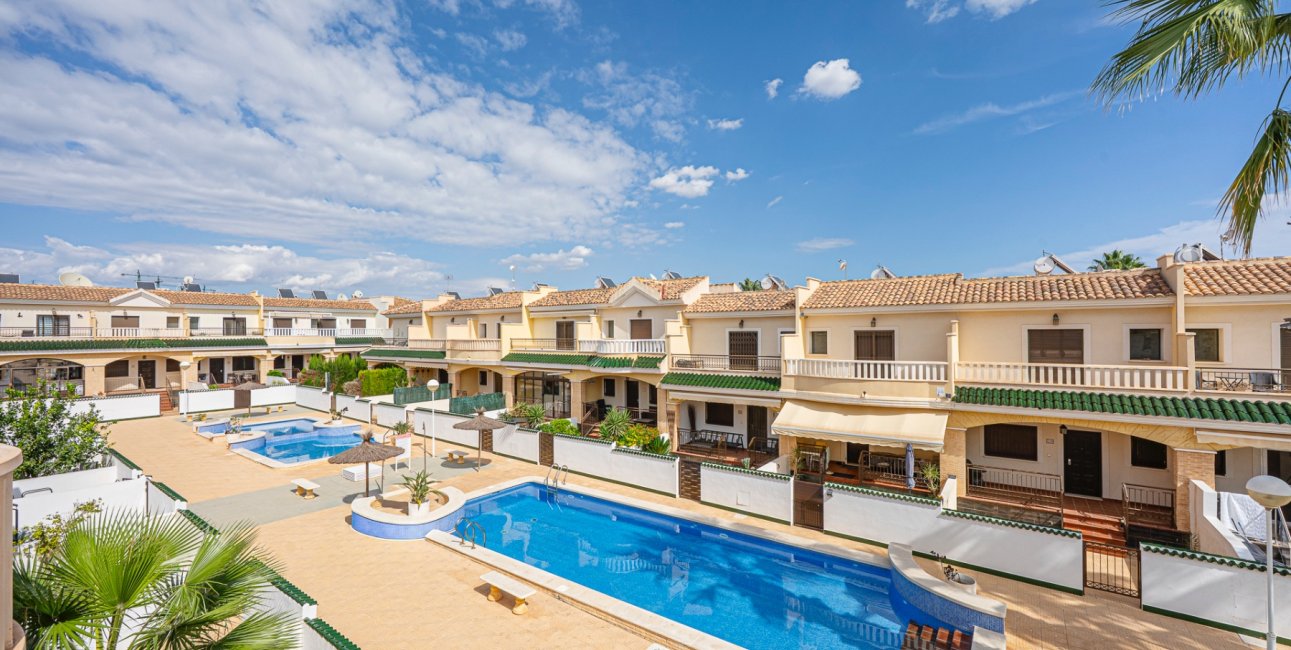 Resale - Townhouse -
Ciudad Quesada - Doña Pepa