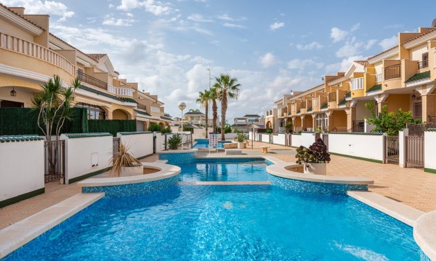 Resale - Townhouse -
Ciudad Quesada - Doña Pepa