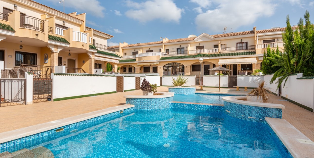 Resale - Townhouse -
Ciudad Quesada - Doña Pepa