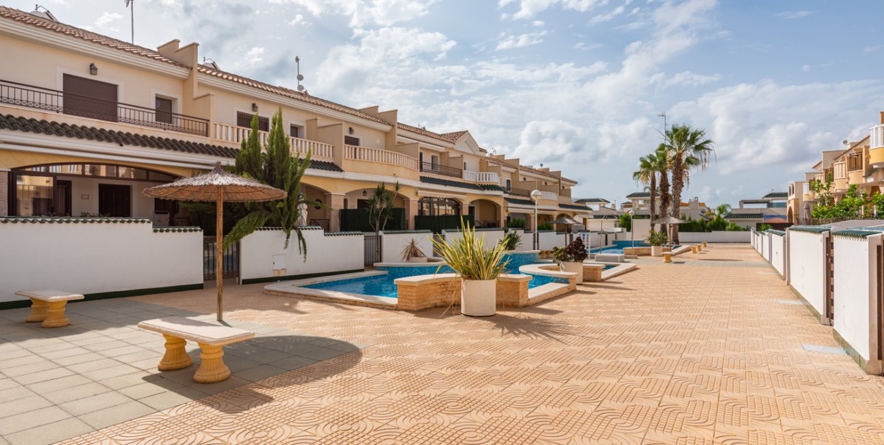 Resale - Townhouse -
Ciudad Quesada - Doña Pepa