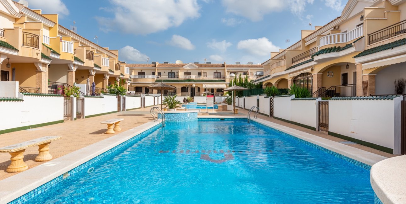 Resale - Townhouse -
Ciudad Quesada - Doña Pepa