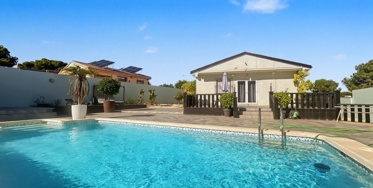 Resale - Villa -
Pilar de la Horadada - Pinar de Campoverde