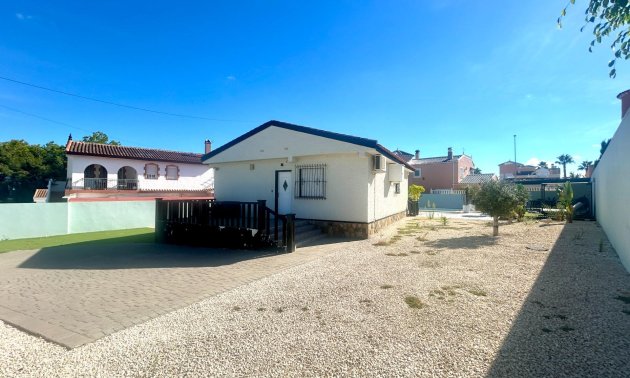 Resale - Villa -
Pilar de la Horadada - Pinar de Campoverde