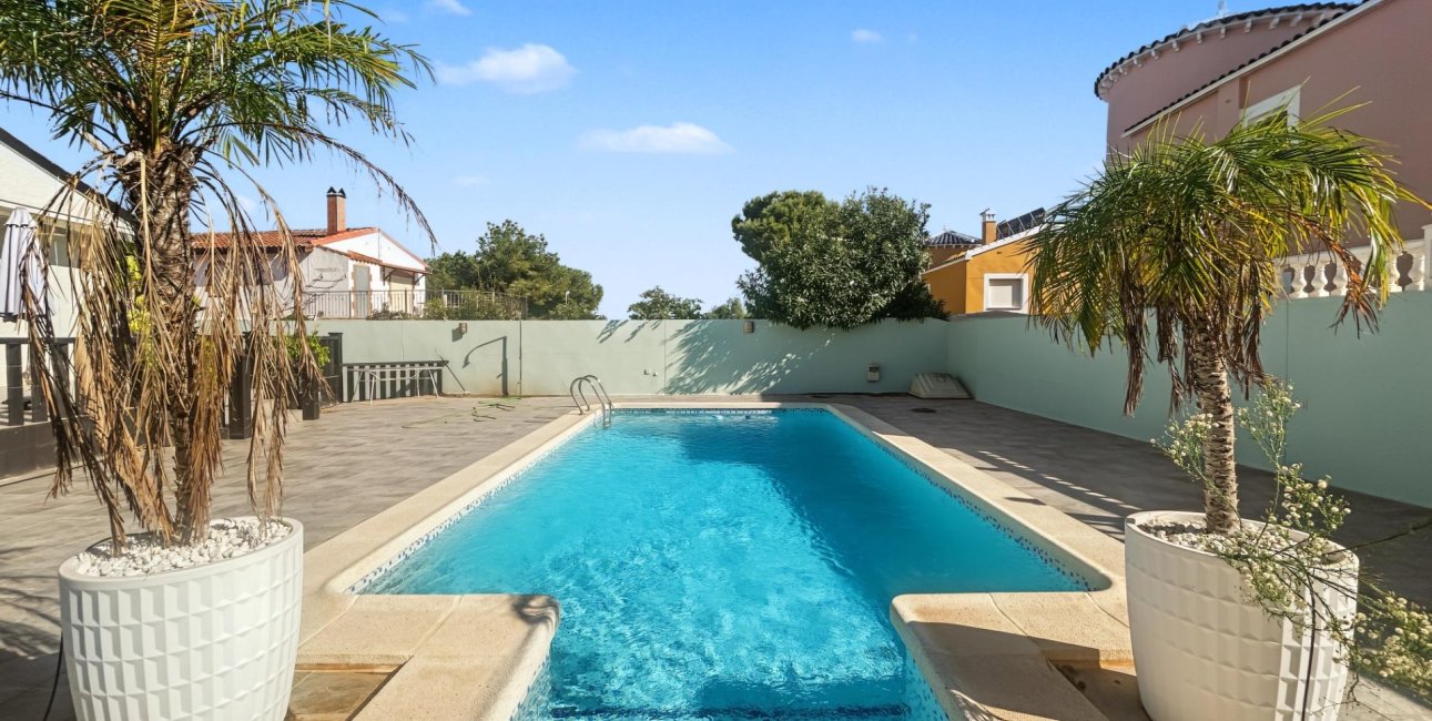 Resale - Villa -
Pilar de la Horadada - Pinar de Campoverde