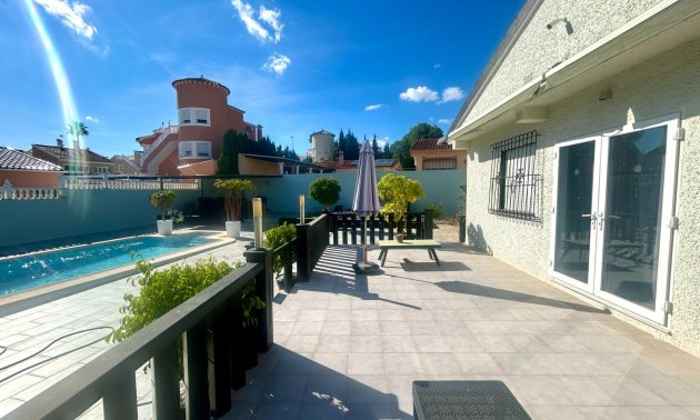 Resale - Villa -
Pilar de la Horadada - Pinar de Campoverde