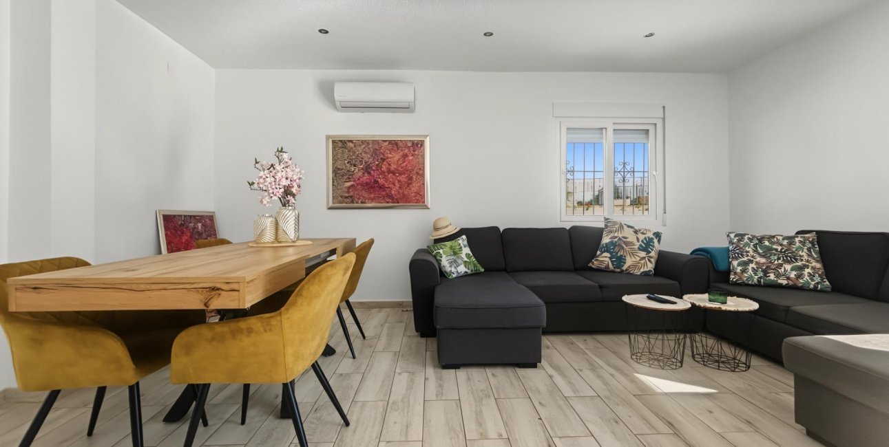 Resale - Villa -
Pilar de la Horadada - Pinar de Campoverde