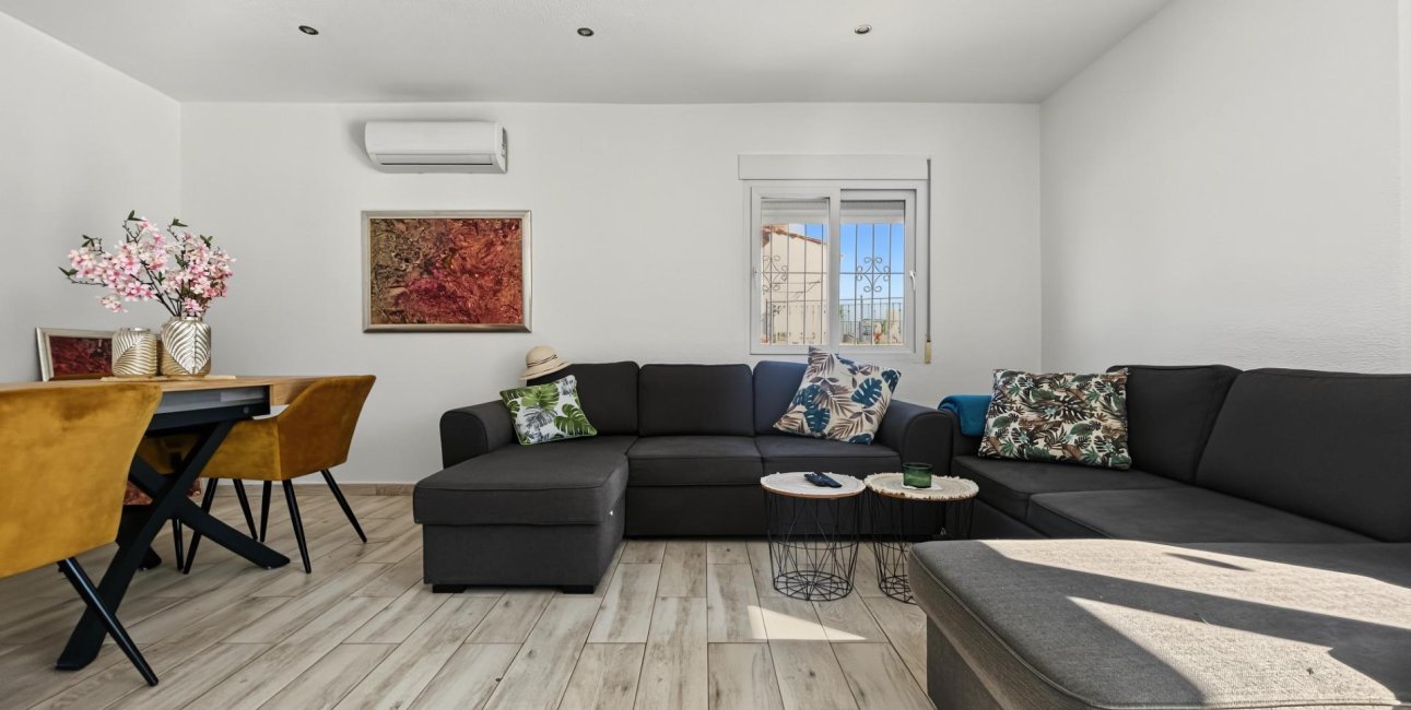 Resale - Villa -
Pilar de la Horadada - Pinar de Campoverde