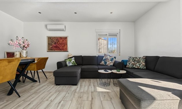 Resale - Villa -
Pilar de la Horadada - Pinar de Campoverde