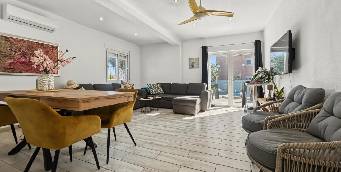 Resale - Villa -
Pilar de la Horadada - Pinar de Campoverde