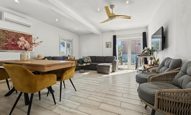 Resale - Villa -
Pilar de la Horadada - Pinar de Campoverde