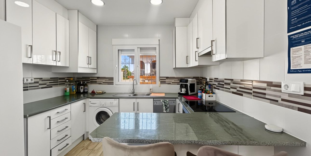 Resale - Villa -
Pilar de la Horadada - Pinar de Campoverde