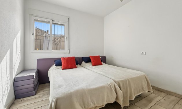 Resale - Villa -
Pilar de la Horadada - Pinar de Campoverde