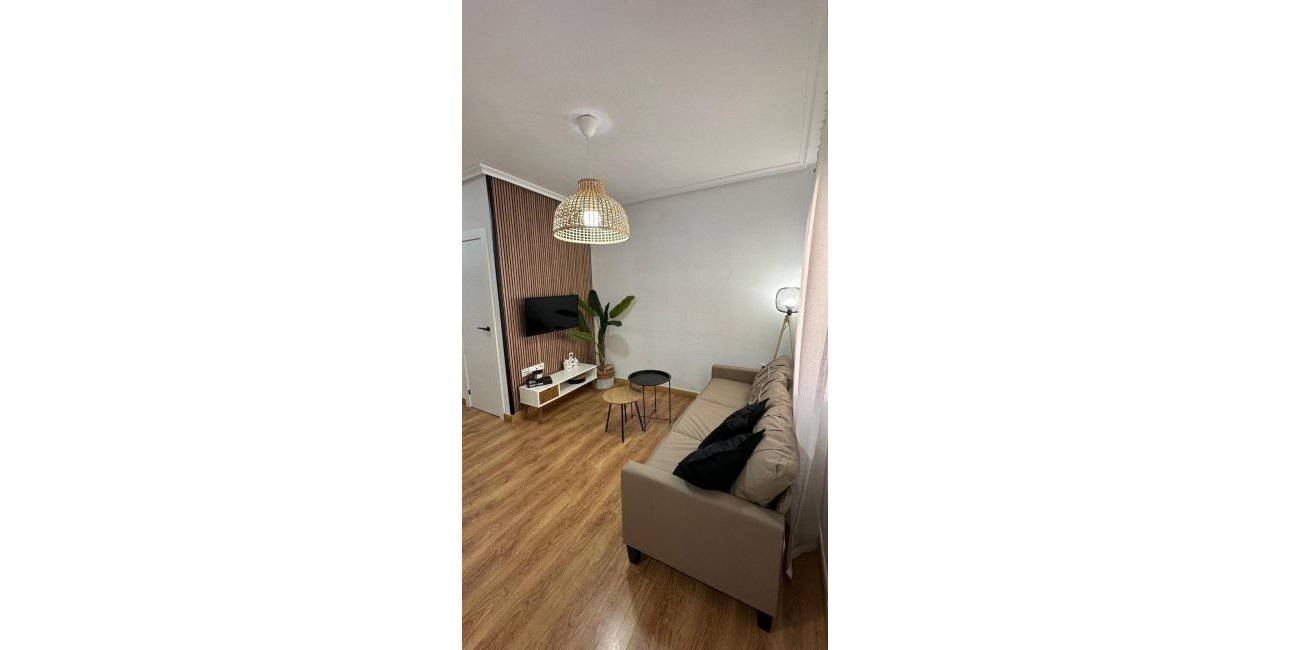 Resale - Villa -
Torrevieja - Playa Flamenca