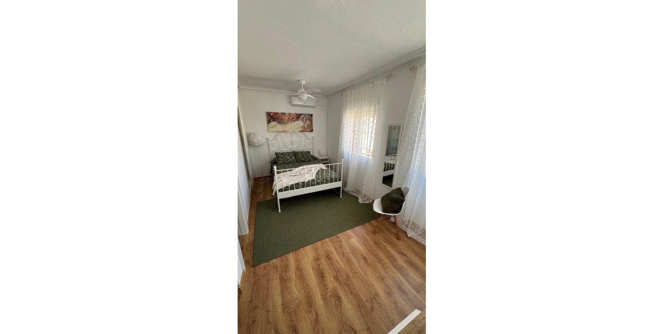 Resale - Villa -
Torrevieja - Playa Flamenca
