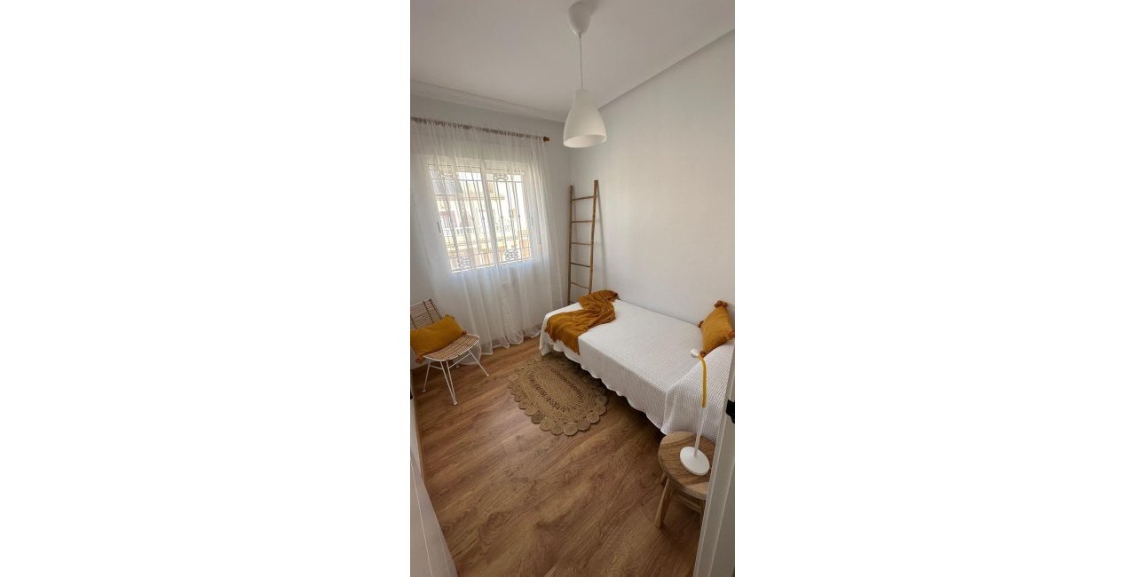 Resale - Villa -
Torrevieja - Playa Flamenca