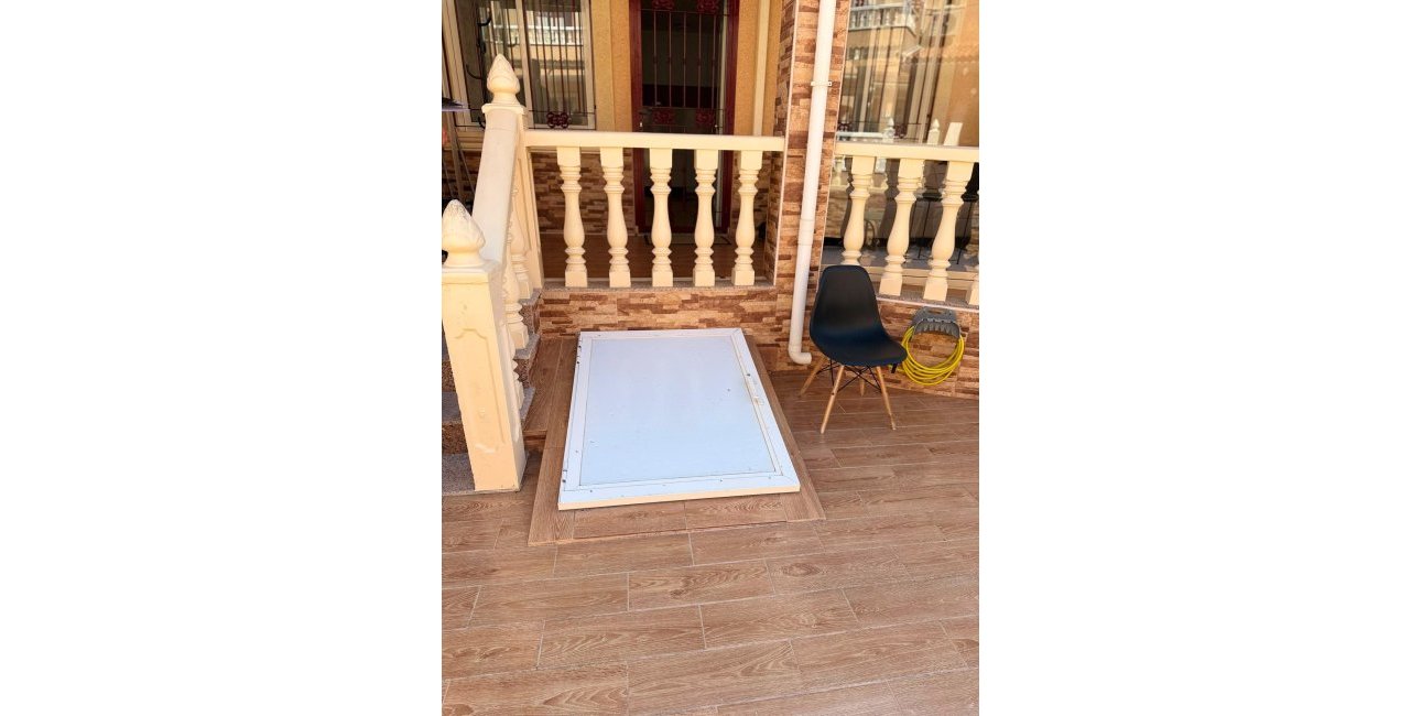 Resale - Villa -
Torrevieja - Playa Flamenca