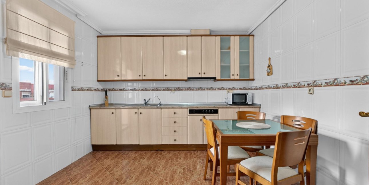 Resale - Apartment / flat -
Torrevieja - Torrevieja - Centre